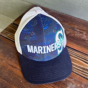 Official Mariners Flex Fit Dri Fit Hat by Nike. One size.